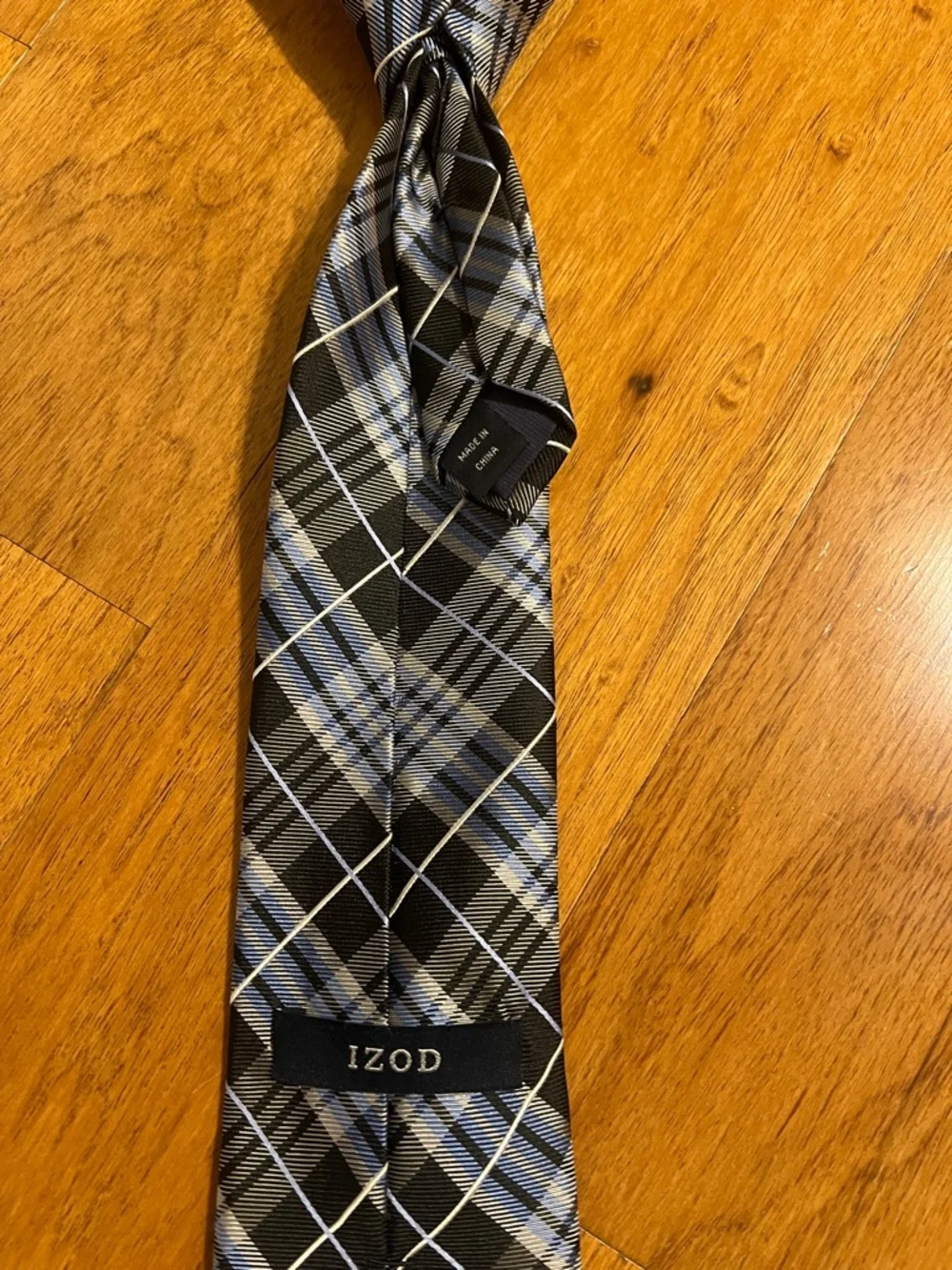 Izod silk tie